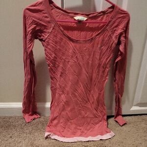 Hollister Slim Scoop-Neck Long Sleeve Tee in Rose